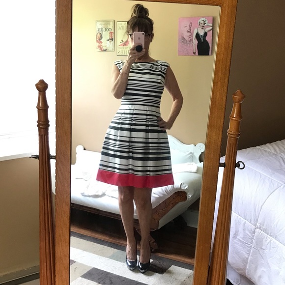 RED LABEL Saks 5th Ave Dresses & Skirts - NWT SAKS 5th AVE WHITE DRESS BLACK & PINK STRIPES